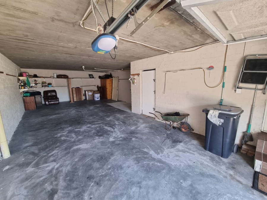 To Let 3 Bedroom Property for Rent in Big Bay Western Cape